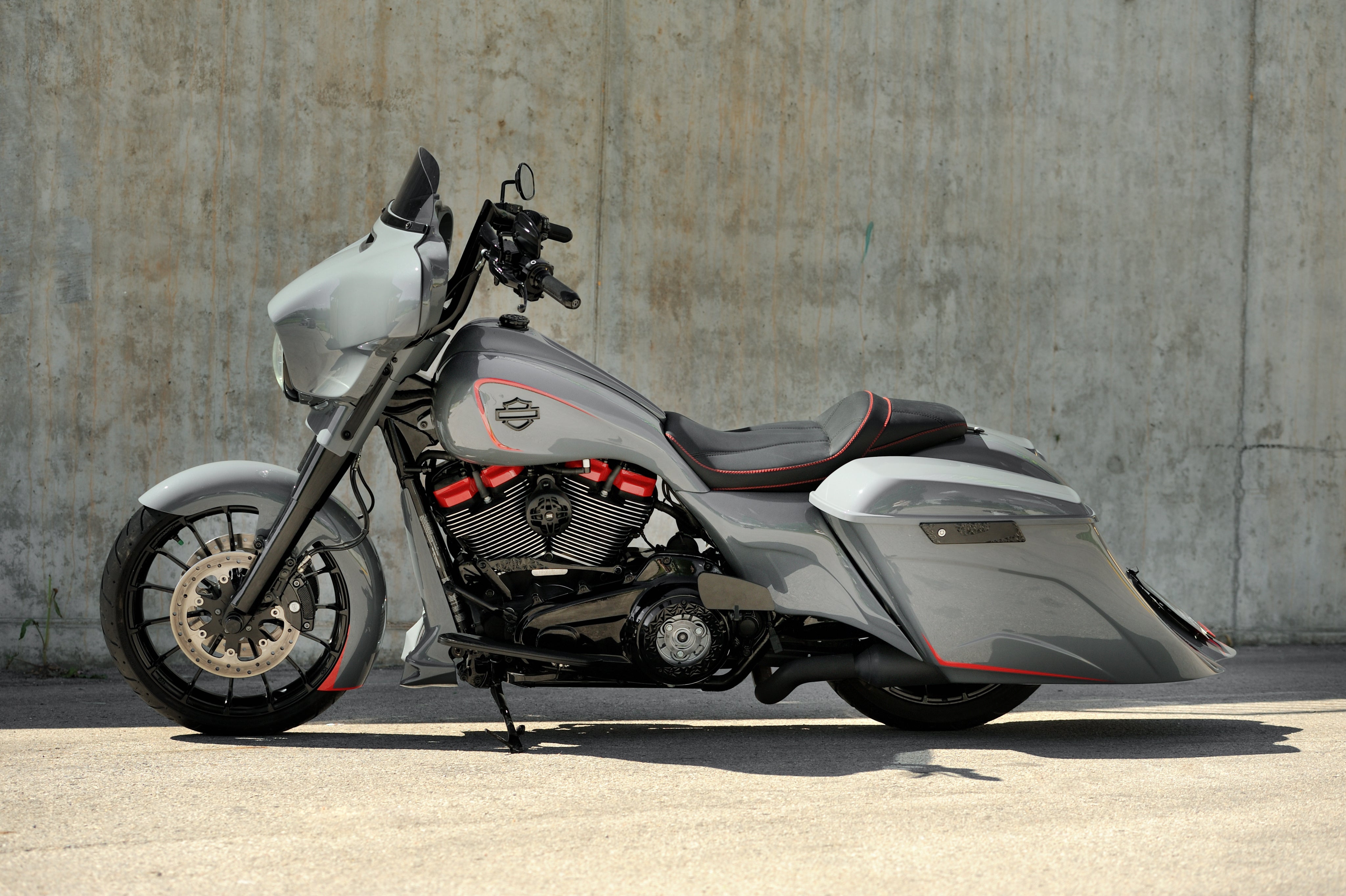 19" Wrapper front fender for Harley Davidson Touring models Gray from perspective