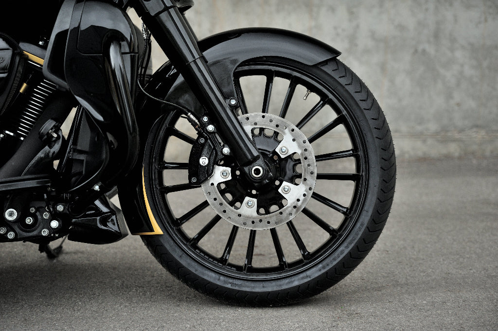 Stret Glide 19" wheel with Tommy&Sons Wrapper front fender