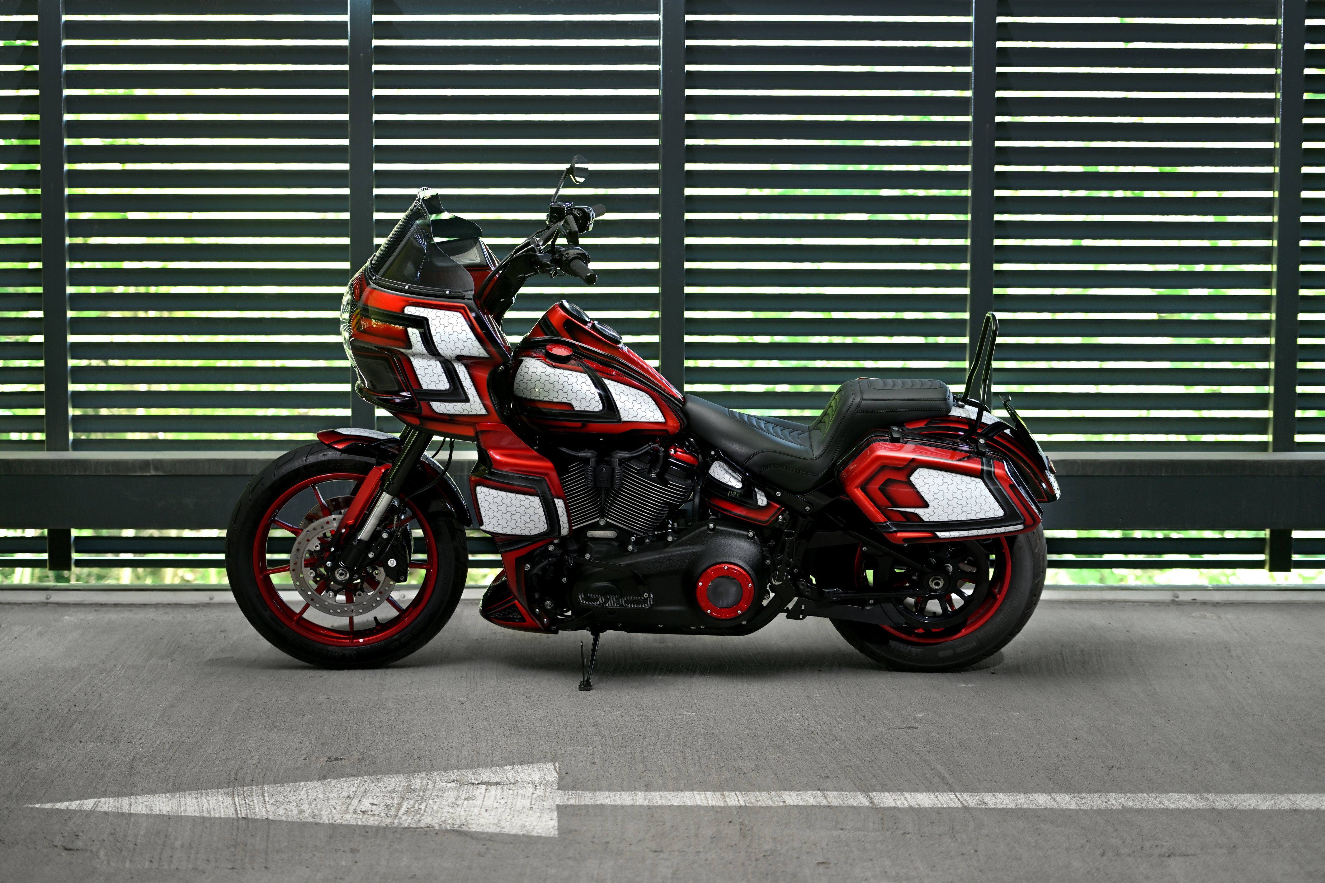 Clubstyle transparent derby cover Harley Davidson Softail 2018+ red