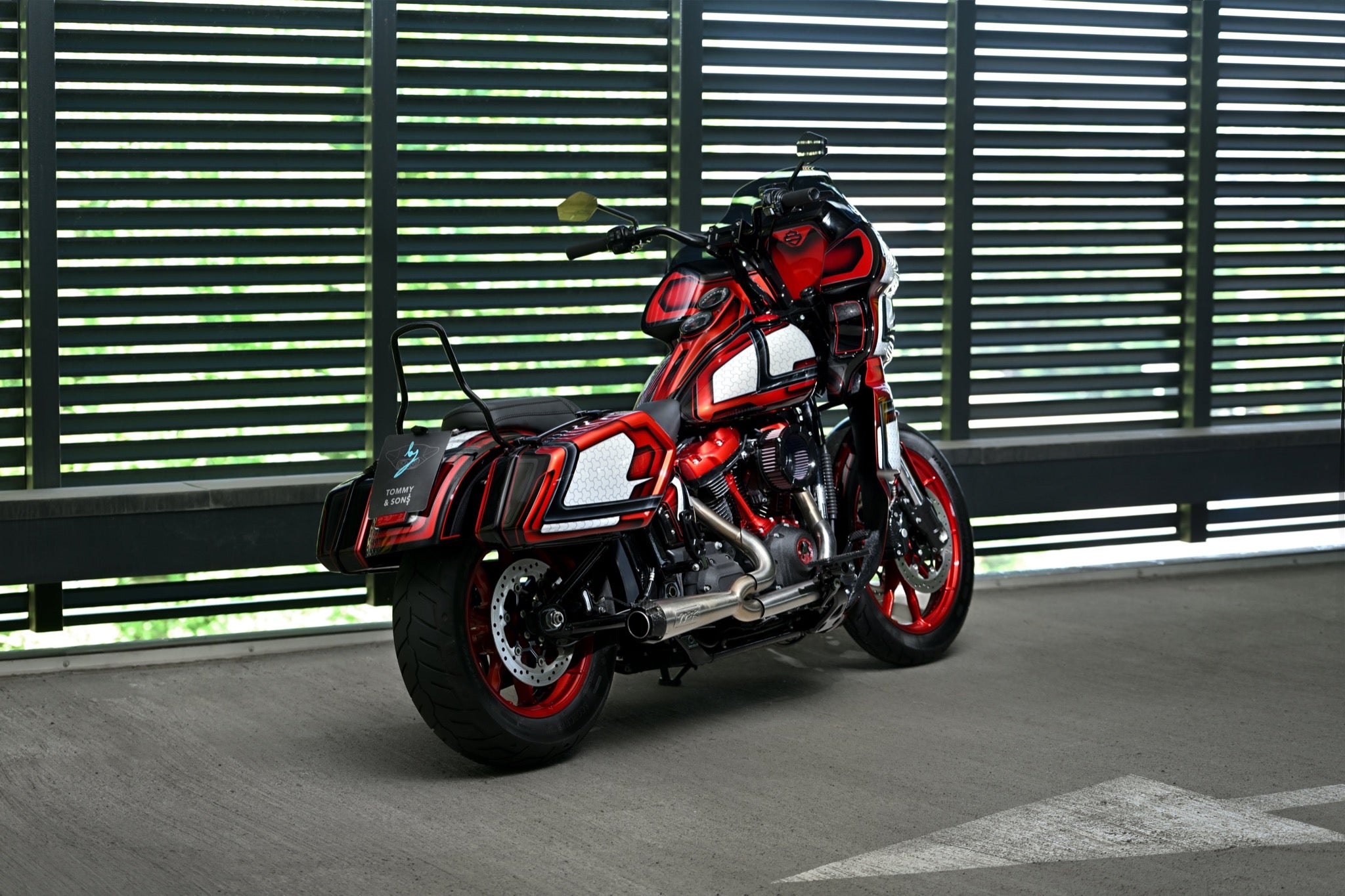 Harley Davidson Milwaukee-8 Touring, Softail Transparent air filter red perspective