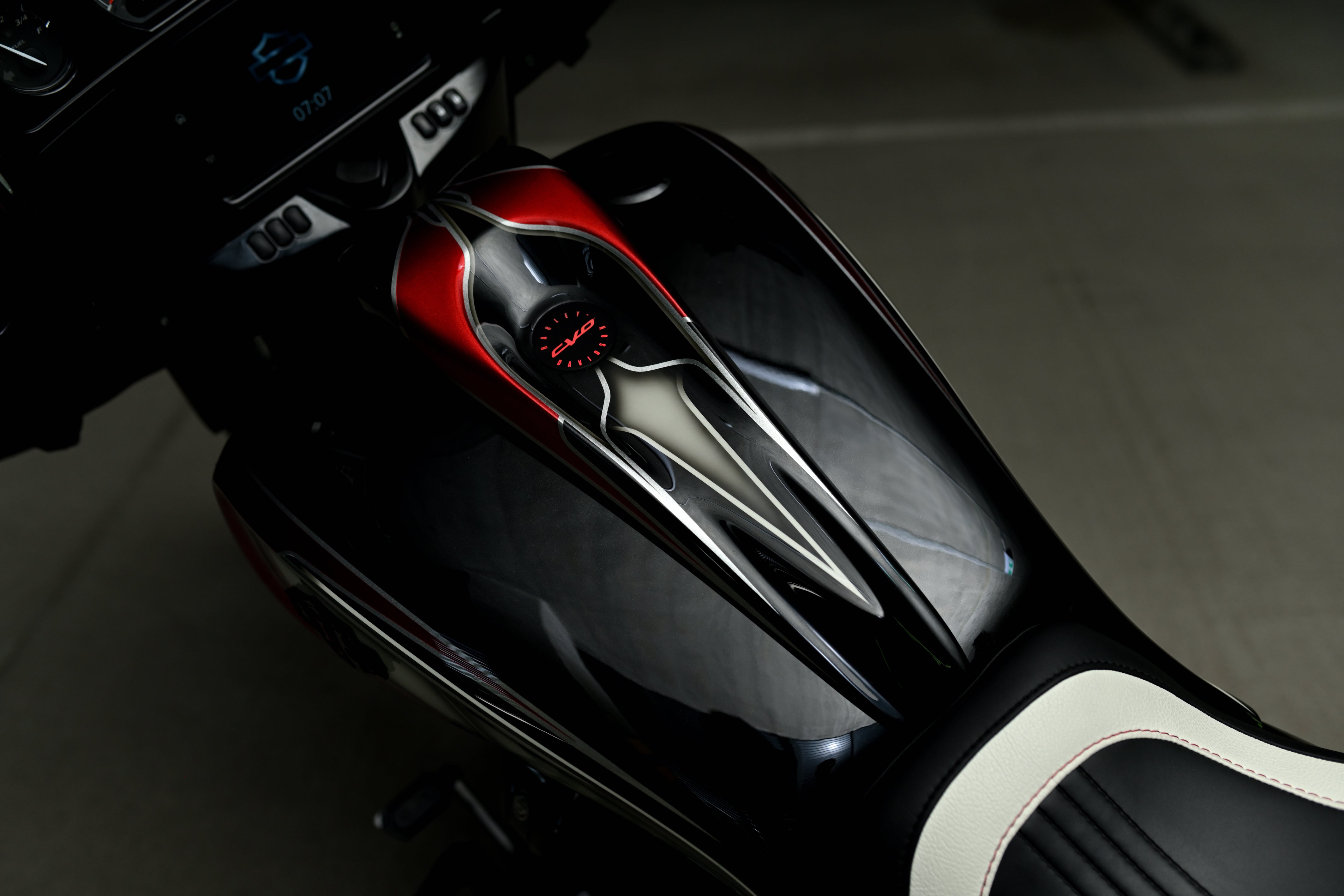 Magnus style dash console for Harley Davidson Touring 2021+ models