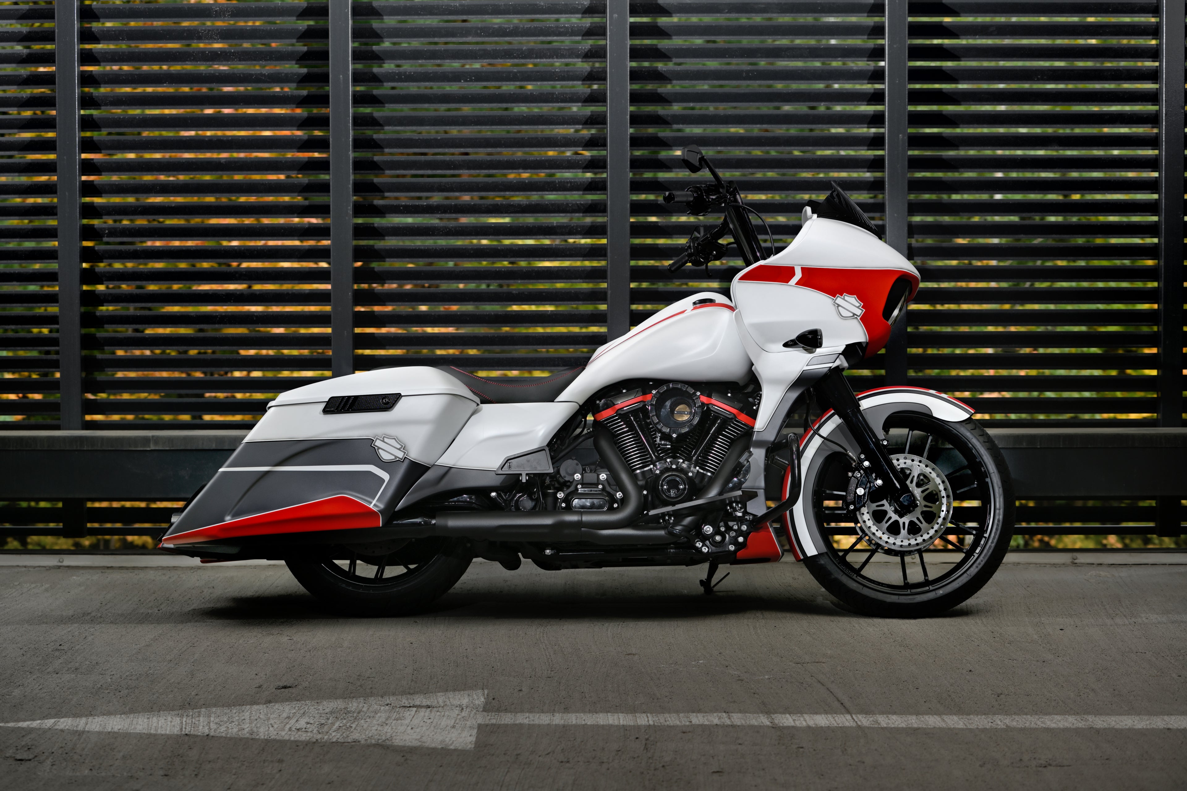 Morocco style tank shroud and side cover set for Harley Davidson Touring (Street Glide, Road Glide, Road King) 2014-2023 models white side