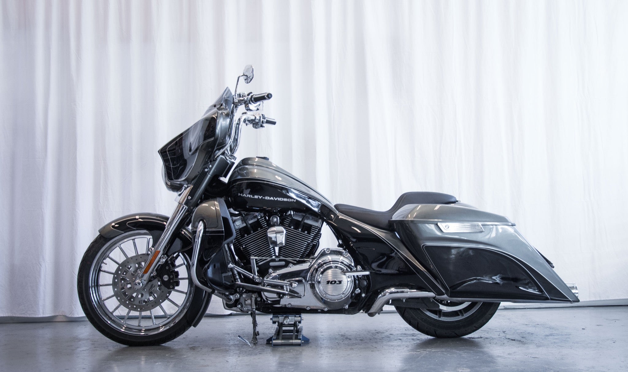 Set of stretched fender and saddlebags Magnus for Harley Davidson Touring 2014 up - Tommy&Sons