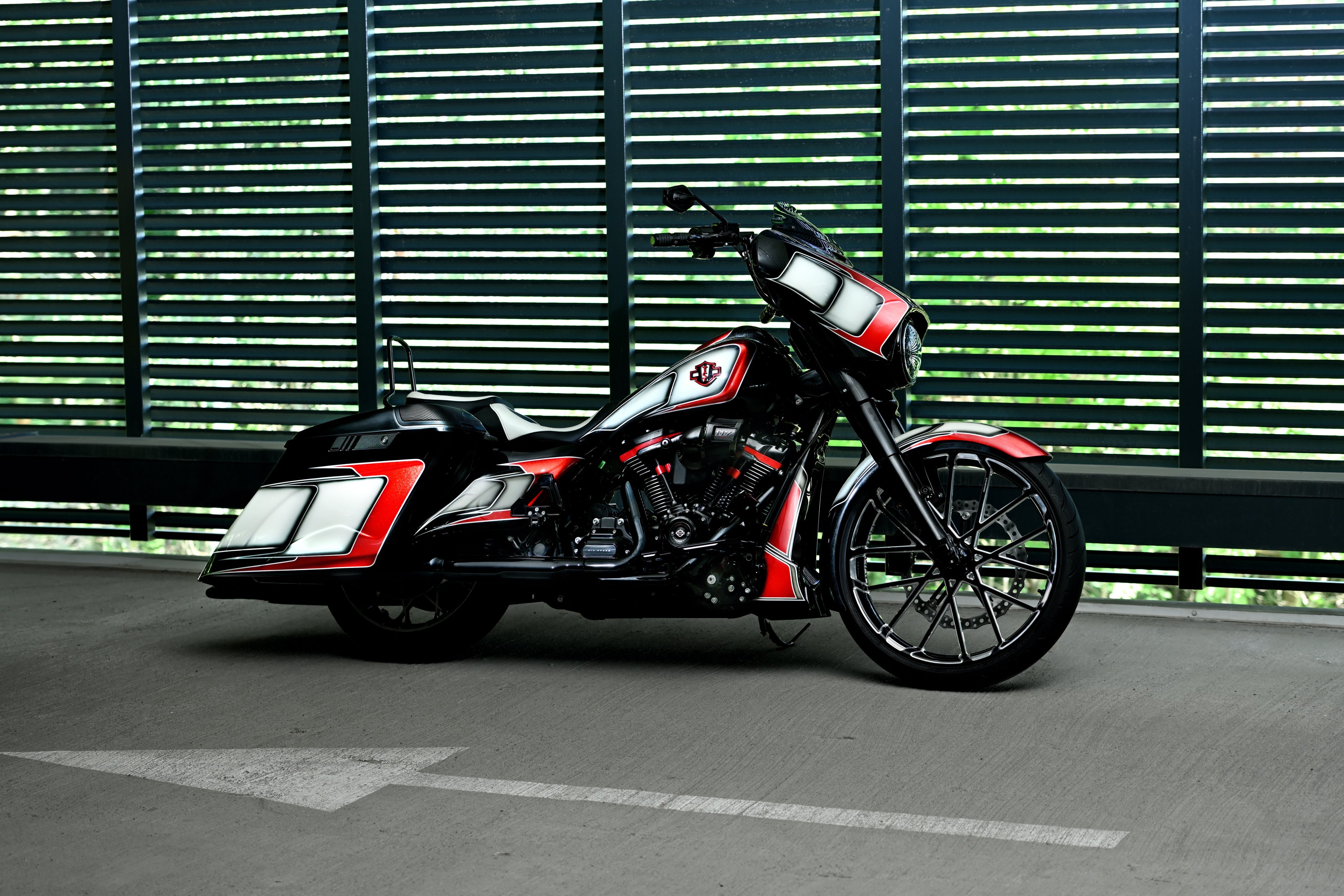 Red Foreman Harley Davidson Street Glide CVO 2022