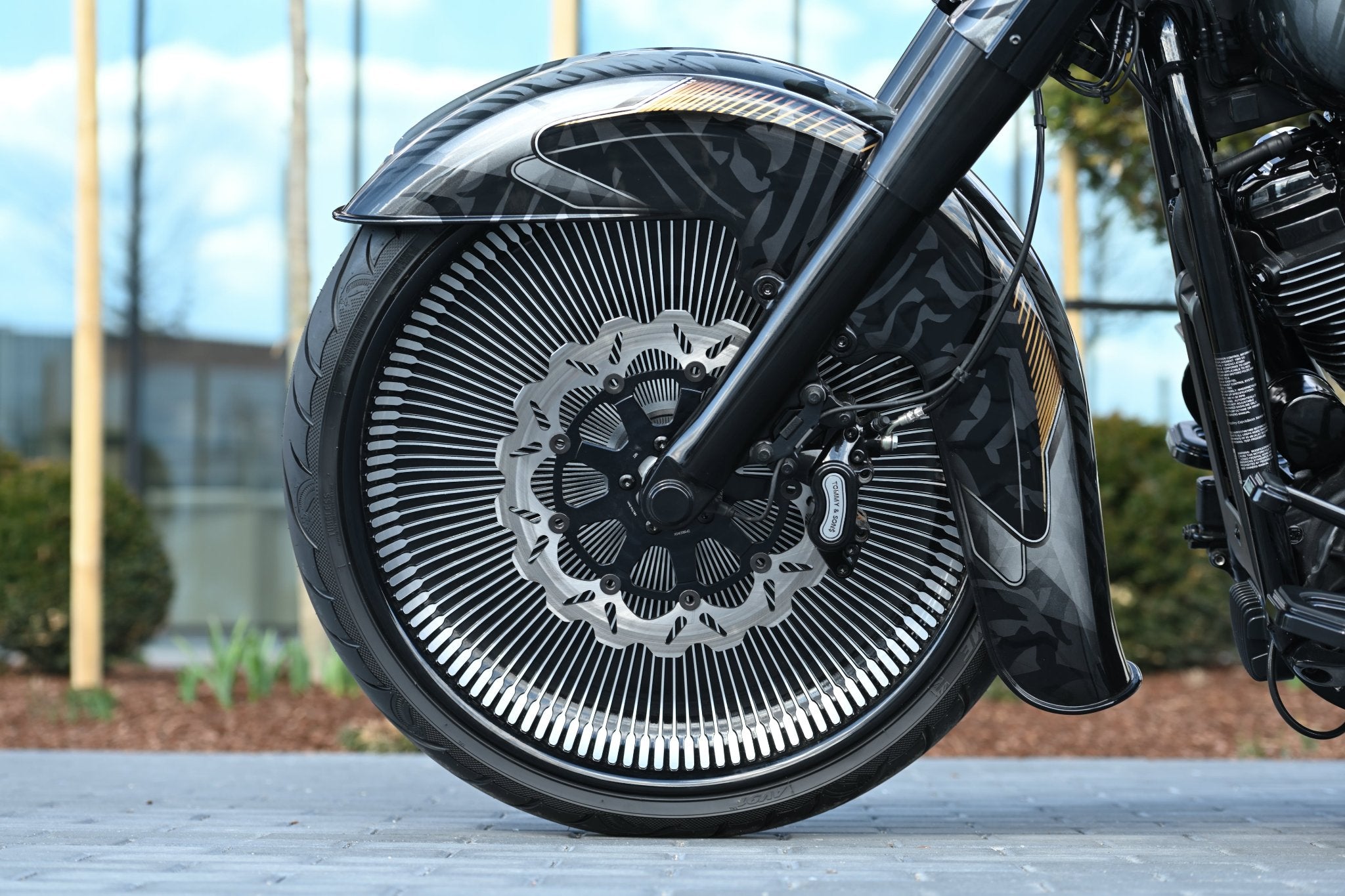 El Cabron chicano style front fender with cutom wheel and 13" brake dsics