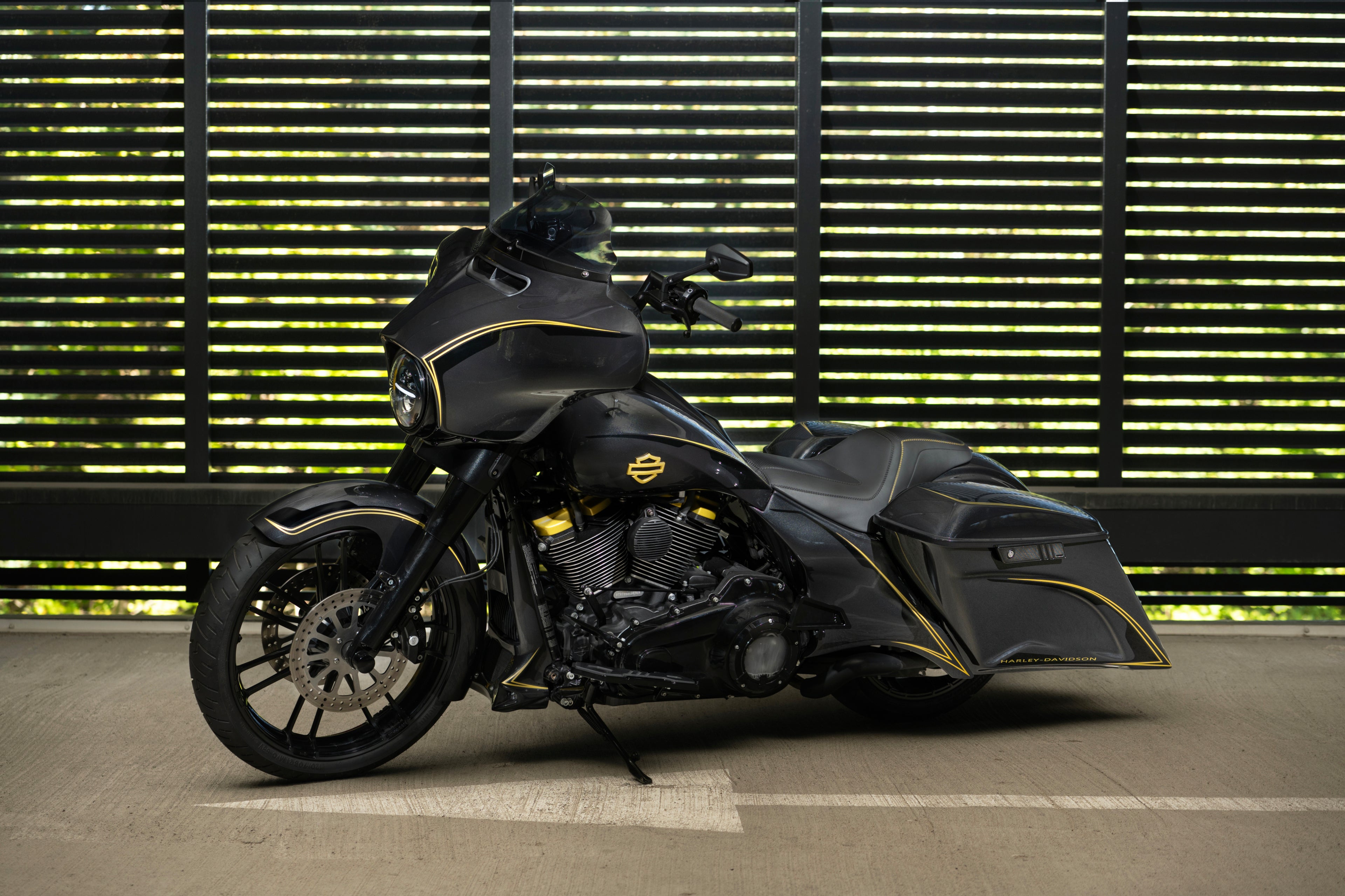 7.5" Tinted windhsield for Harley Davidson FLH: Electra Glide, Ultra Glide, Tri Glide, Street Glide