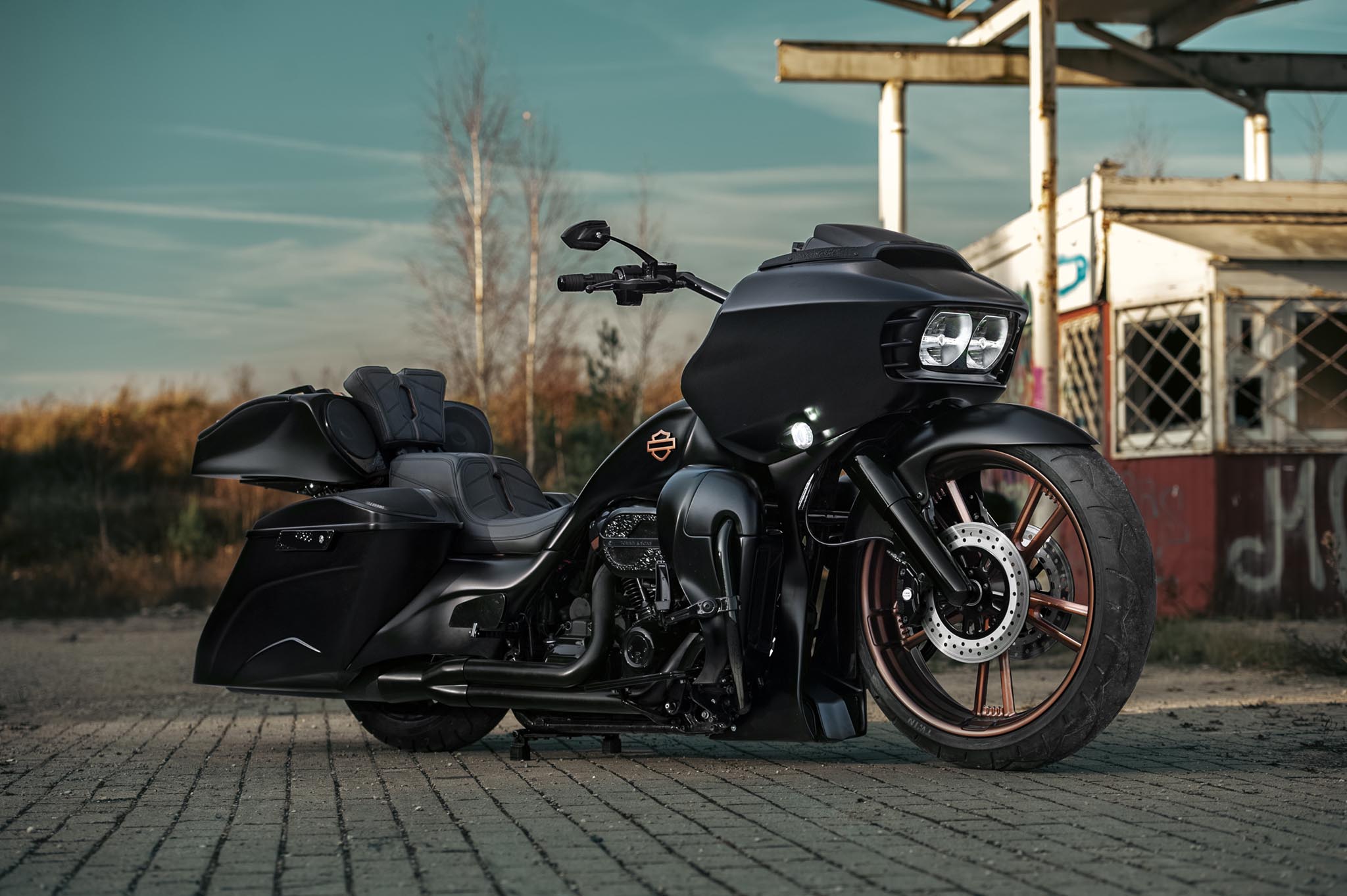 Custom Harley Davidson Road Glide with a 23x5.5" large front wheel photographed from the front right side perspective