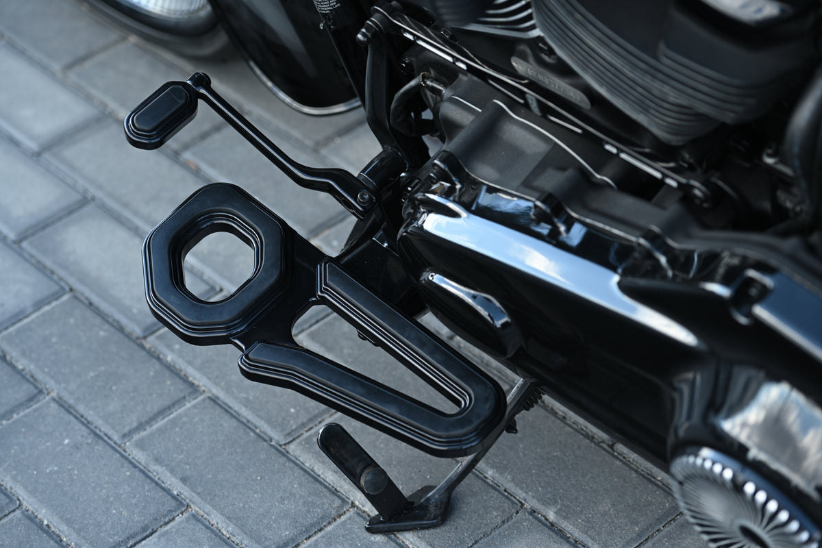 Impala Series Milwaukee-8 Softail Floorboard set