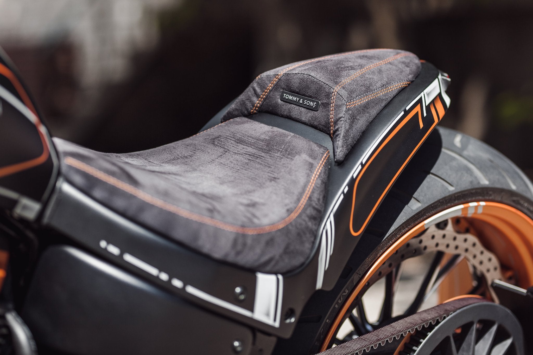 Custom sued leather seat made for Tommy&Sons Altus Harley Davidson Breakout