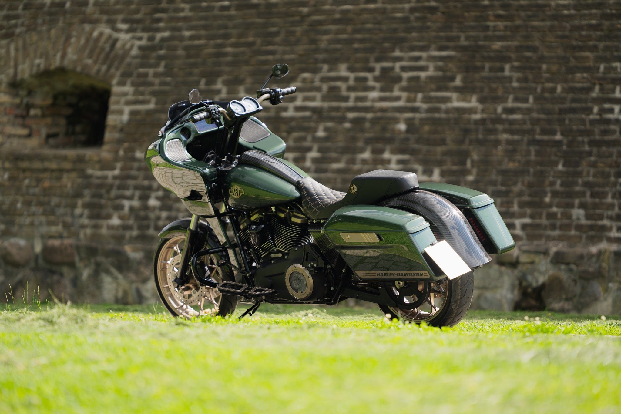 Harley Davidson Road Glide with carbon fiber rear fender