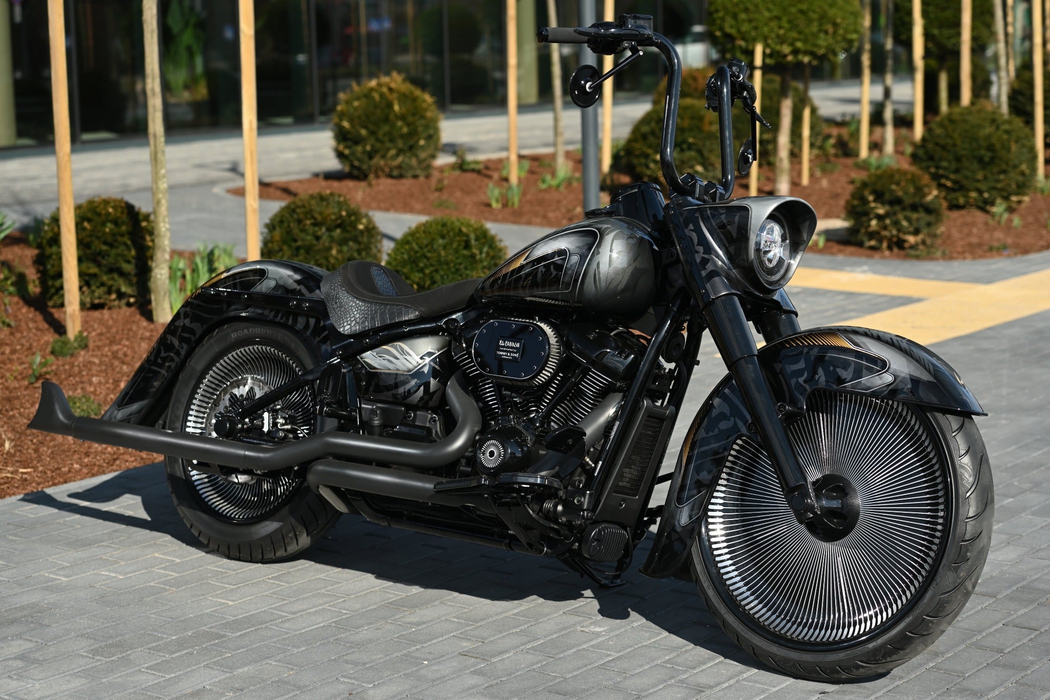 Harley Davidson Softail Heritage Nacelle on motorcycle perspective right