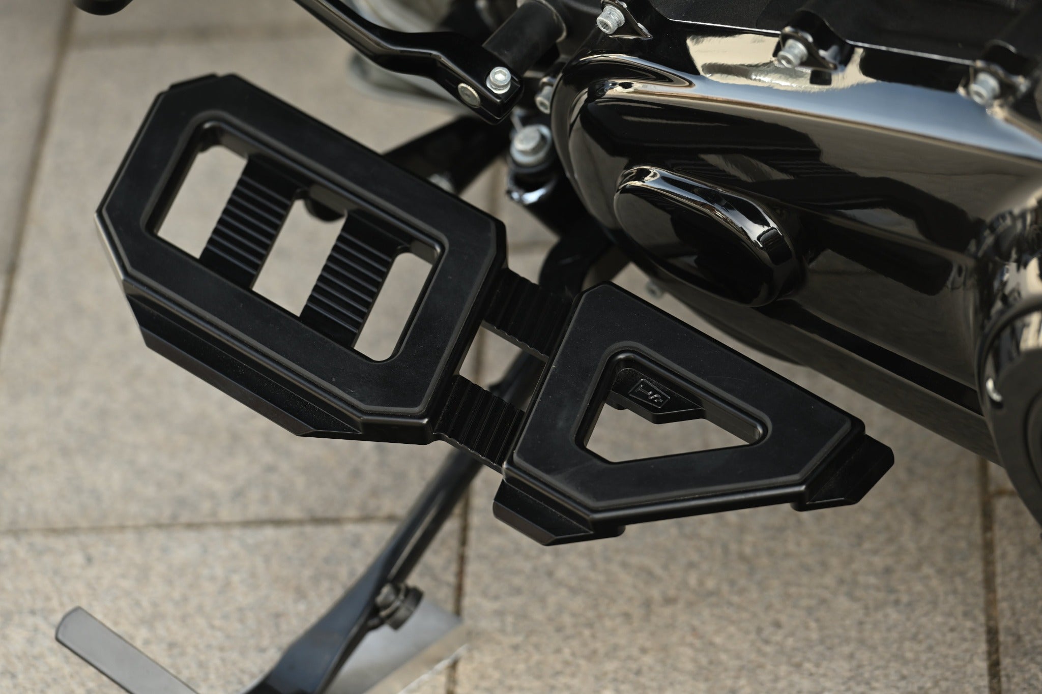 Harley Davidson Touring floorboards on motorcycle left