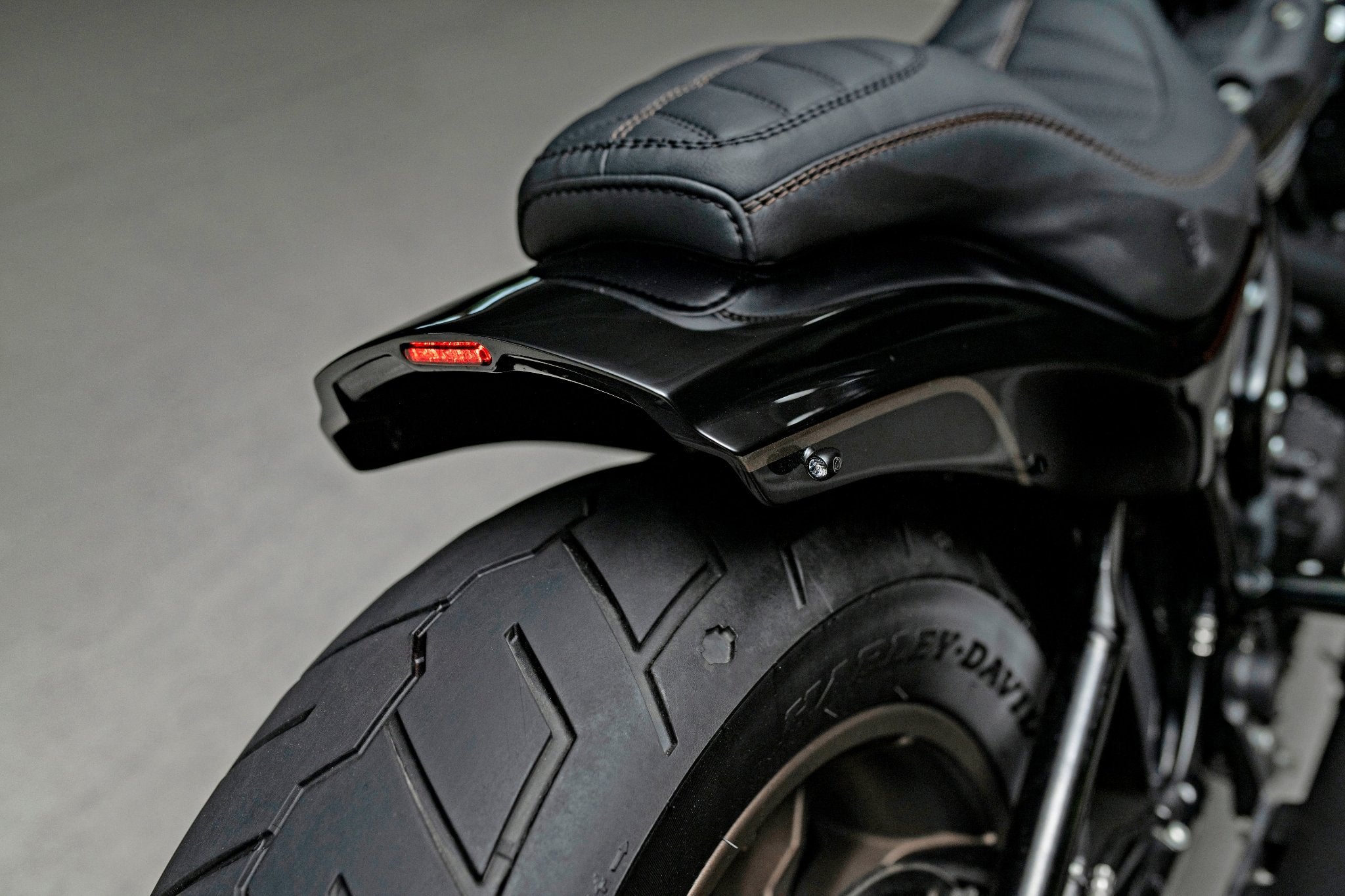 Short rear fender for Harley Davidson Fat Bob, Heritage, Low Rider, close up
