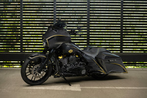 Black Series Windhsield Trim for Harley Davidson FLH: Electra Glide, Ultra Glide, Tri Glide, Street Glide