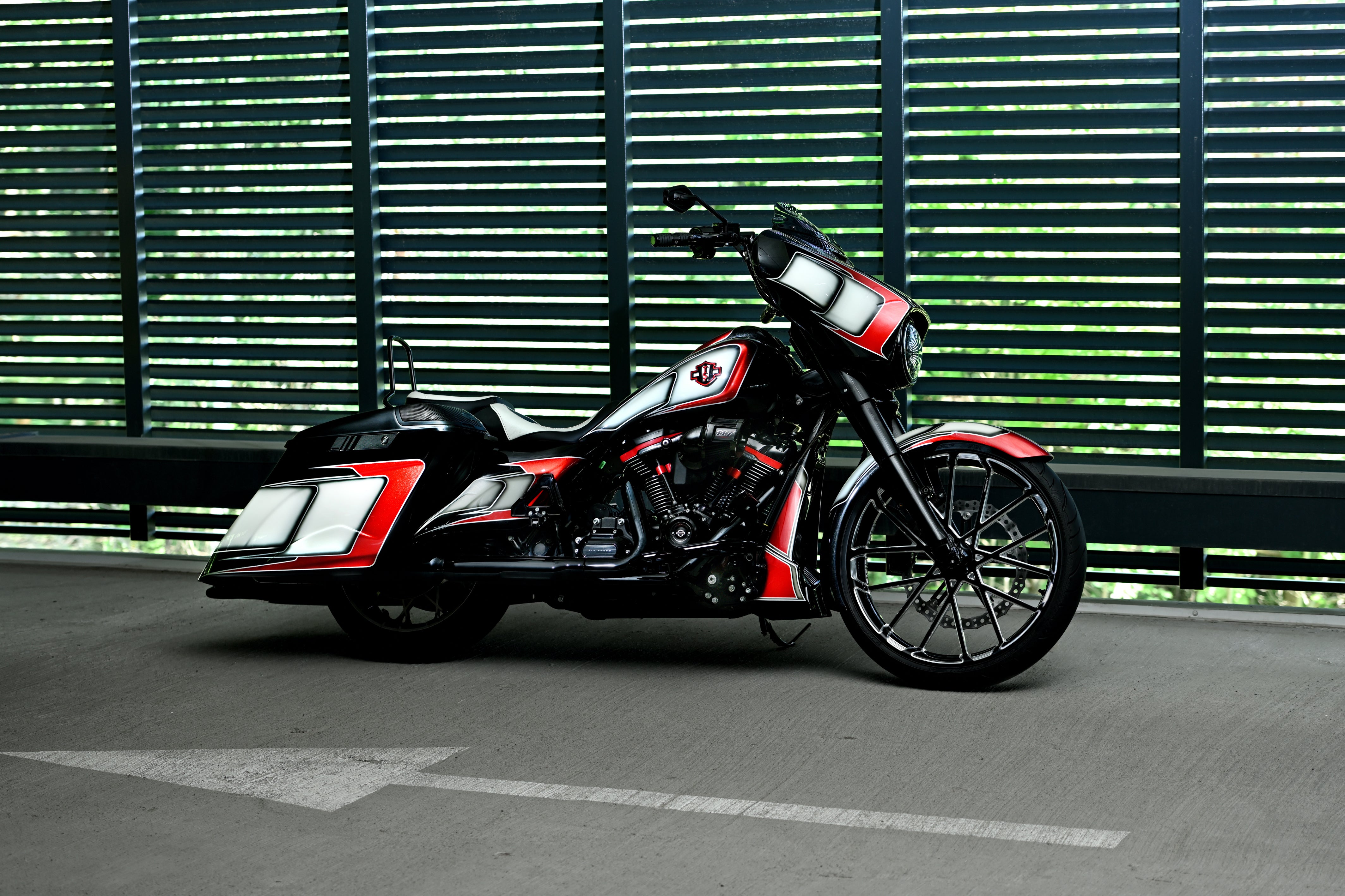 Harley Davidson Touring 2014-2023 Celtic style tank shrouds side