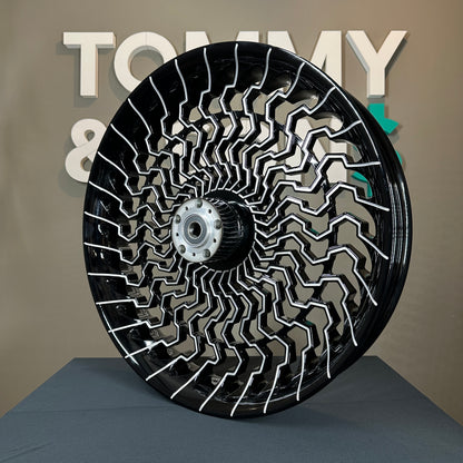 Tommy&Sons 23"x3,75" front wheel for harley davidson Touring real perspective