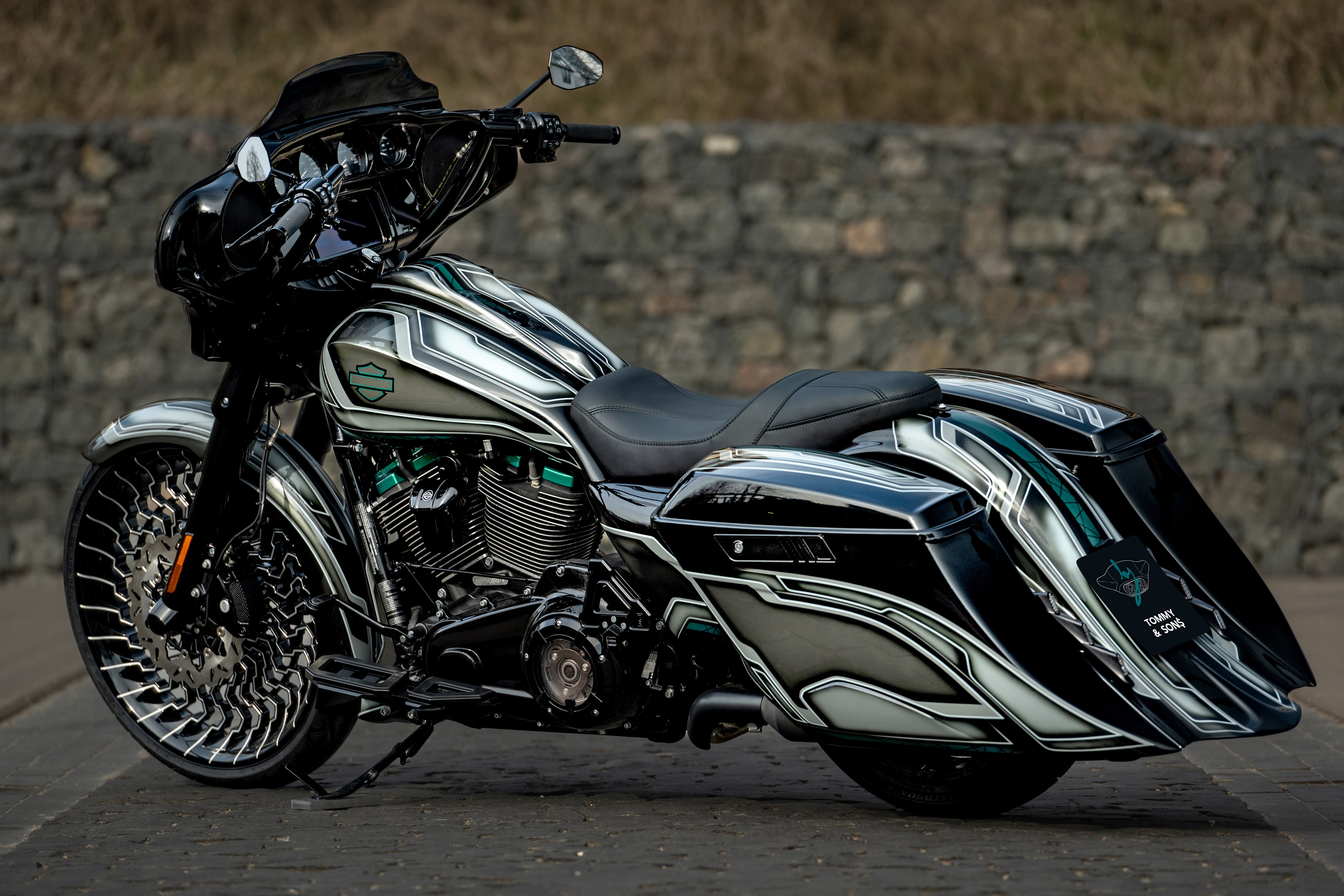Vortex custom 23" wheel on motorcycle left side